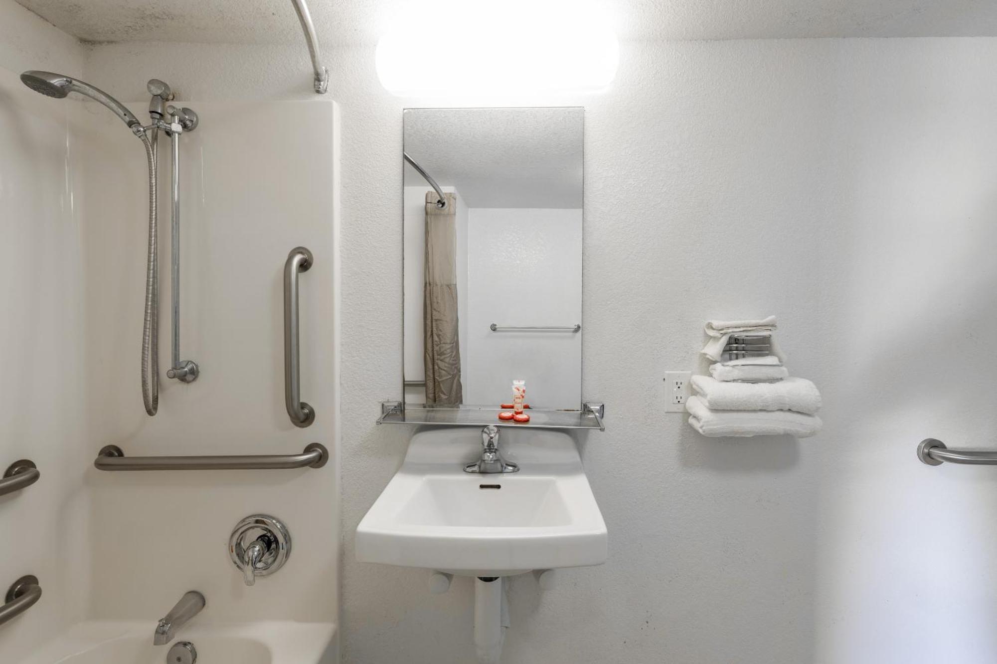 Oyo Hotel Houston Katy Freeway Bagian luar foto