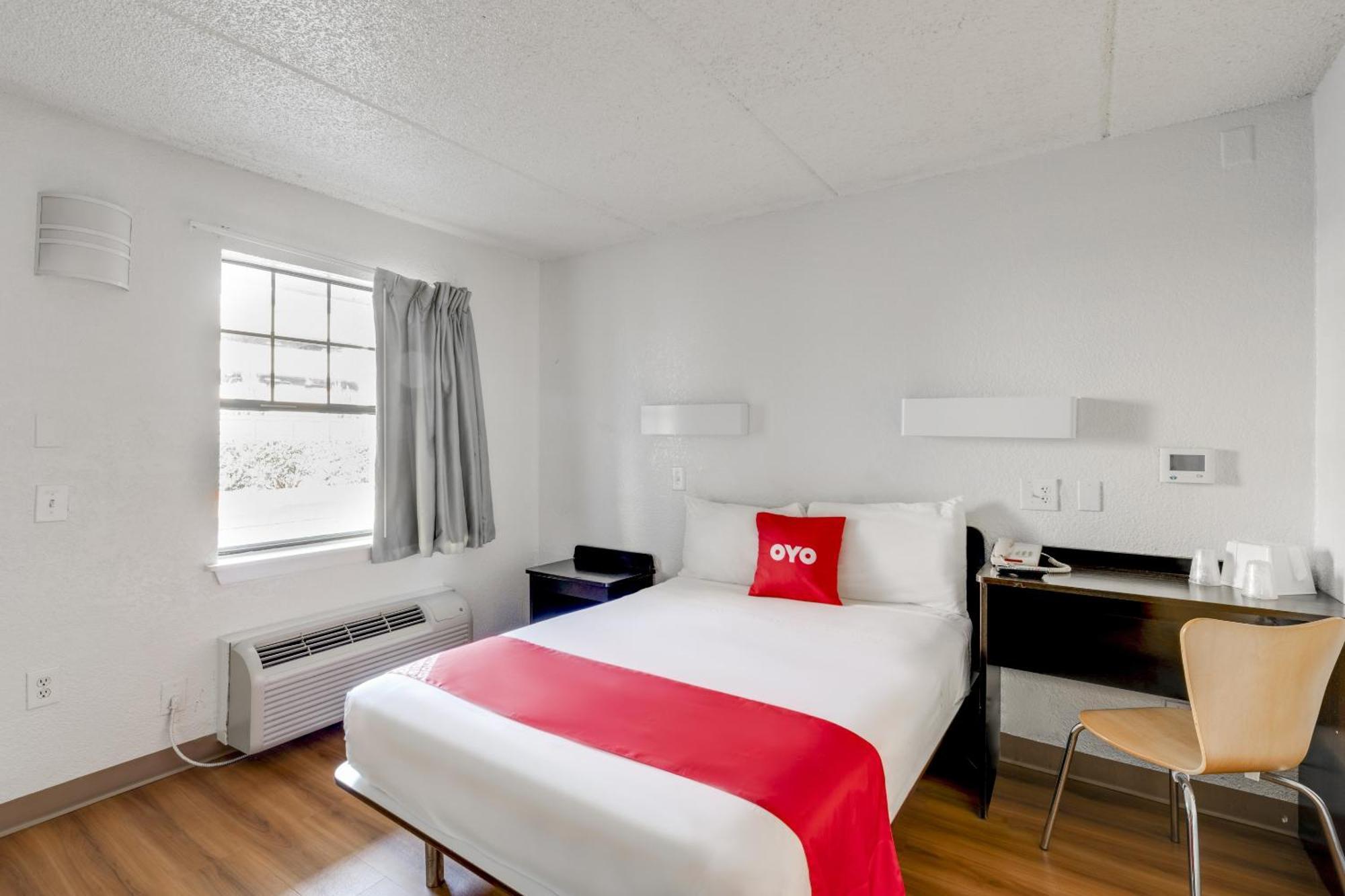 Oyo Hotel Houston Katy Freeway Bagian luar foto
