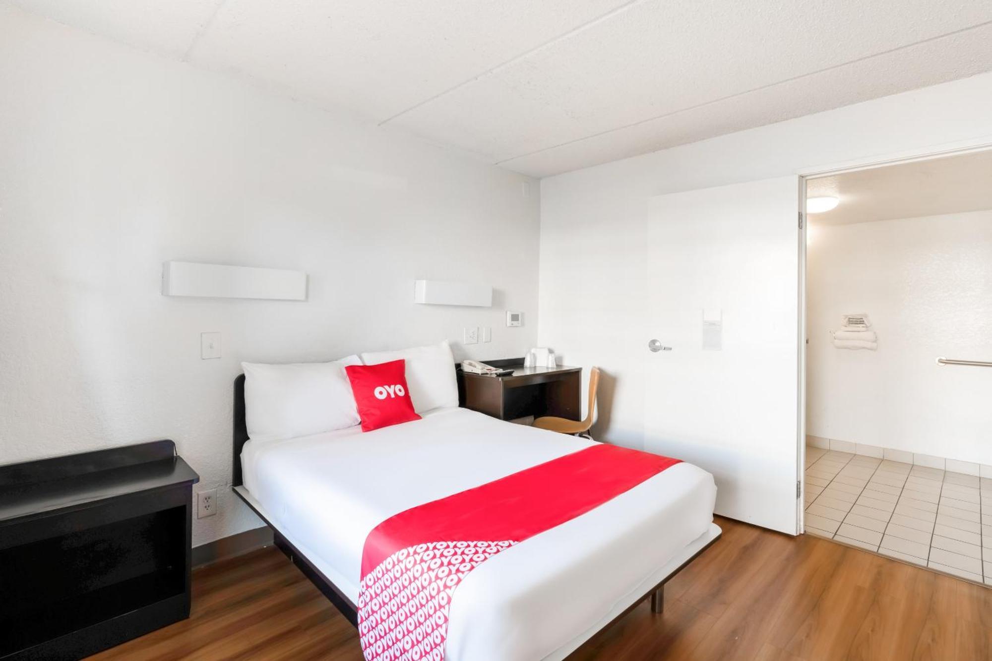 Oyo Hotel Houston Katy Freeway Bagian luar foto