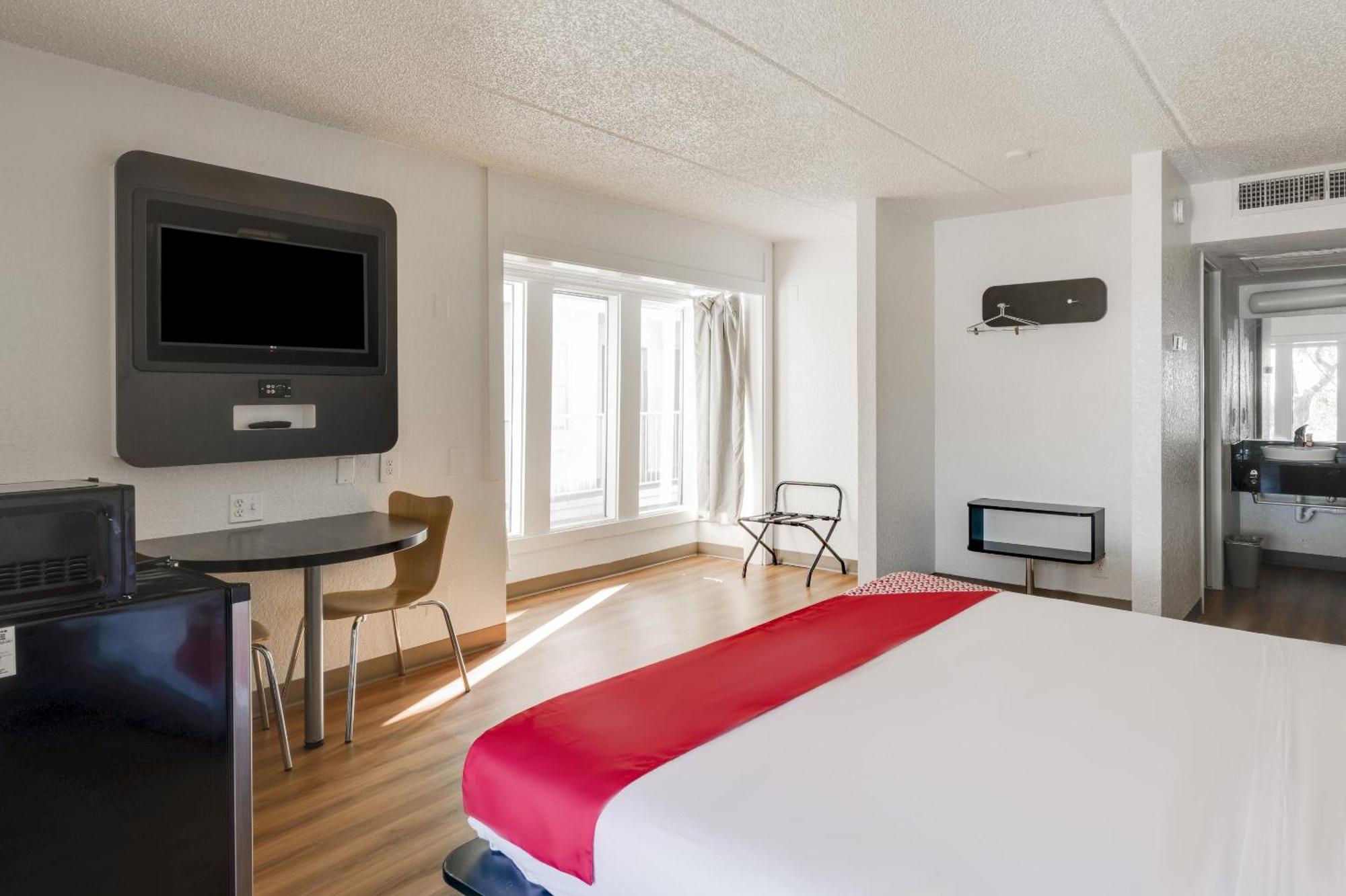 Oyo Hotel Houston Katy Freeway Bagian luar foto