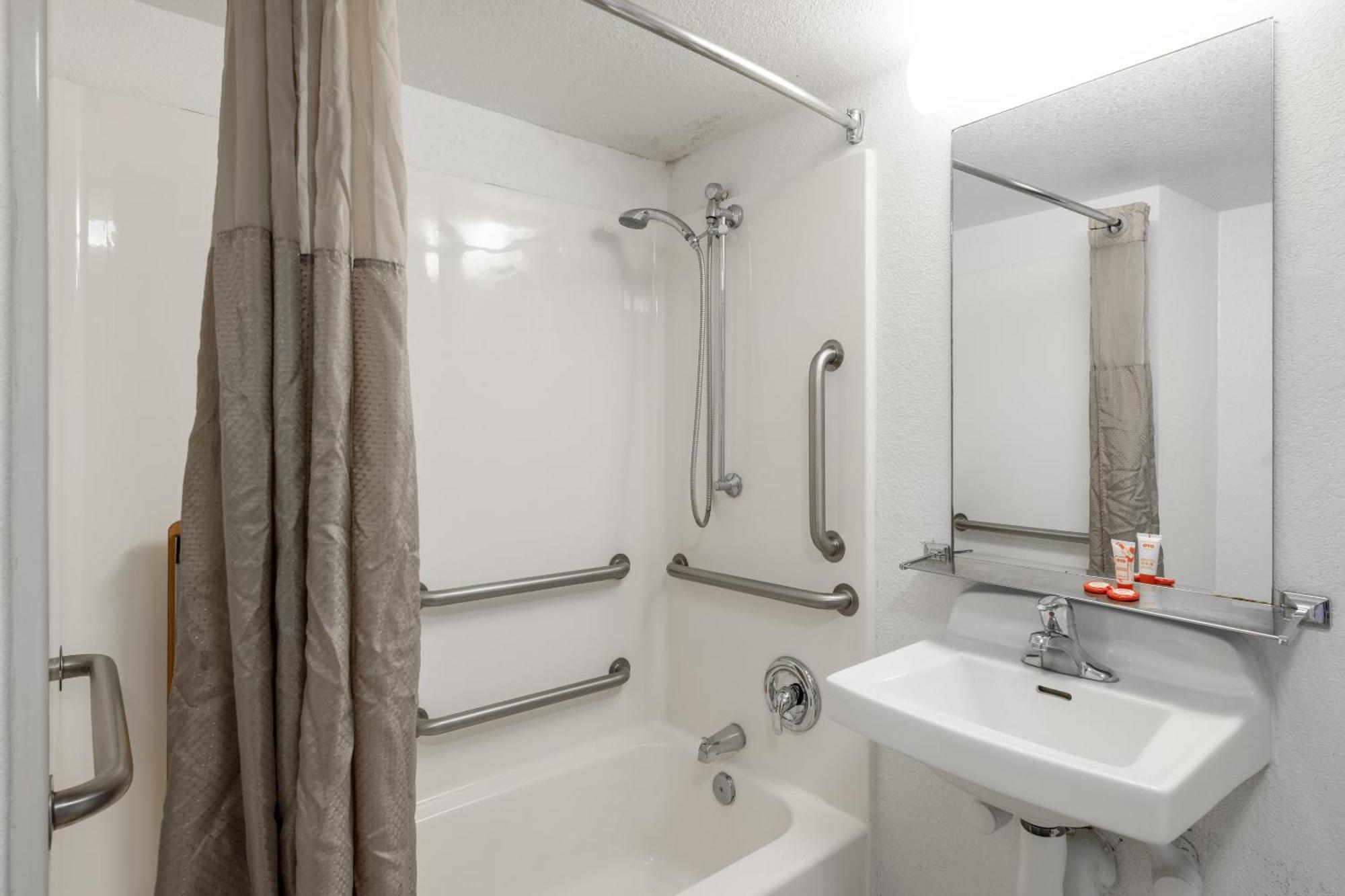 Oyo Hotel Houston Katy Freeway Bagian luar foto