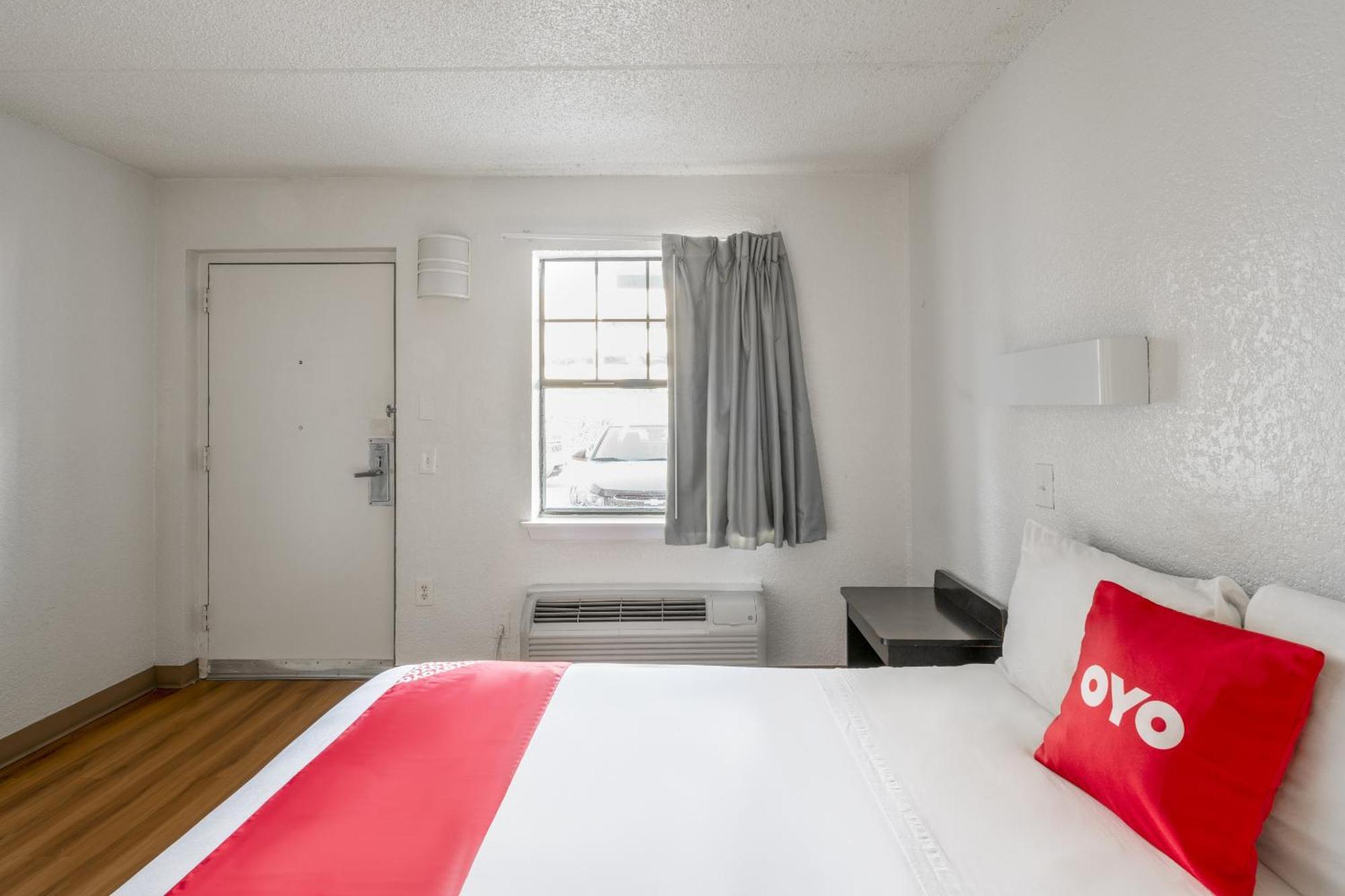 Oyo Hotel Houston Katy Freeway Bagian luar foto