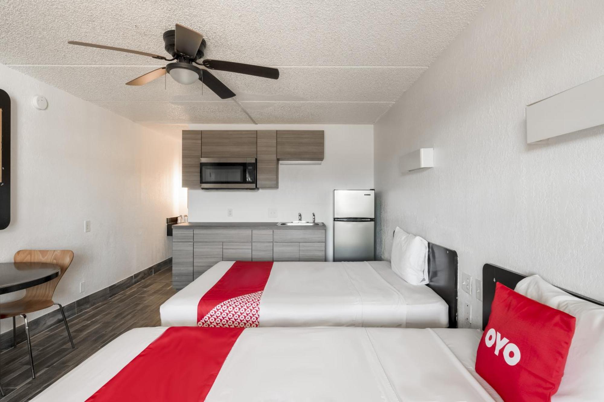 Oyo Hotel Houston Katy Freeway Bagian luar foto
